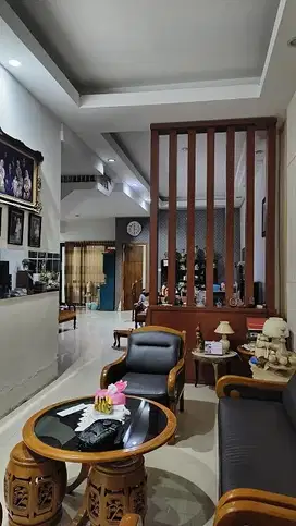 Rungkut Asri Minimalis 2lt Dekat MERR Semi Furnish