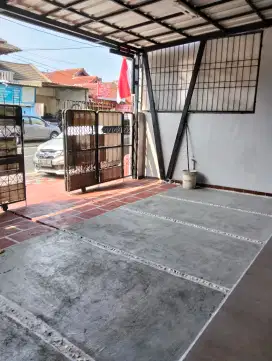 Di sewa kan rumah untuk usaha pinggir jalan