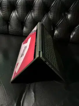 Lenovo Yoga 9 14ITL5 16/1tb 2in1 Laptop Touchscreen/Tablet