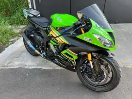 Kawasaki zx636 ABS 2014 regis 2016. Low km.