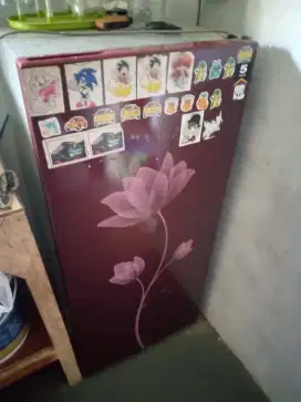 Dijual kulkas polytron