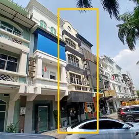 Disewakan  Ruko, Kondisi Furnished, di Patal Senayan, Kebayoran Lama