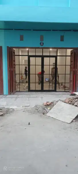 Pintu kaca toko