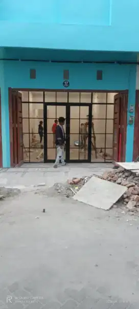 Pintu kaca toko