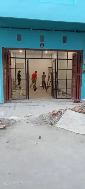 Pintu kaca toko