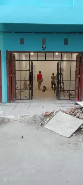 Pintu kaca toko