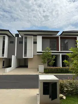 Rumah luas 10x14 type  4+1KT Cluster Maninjau JGC Jakarta Garden City