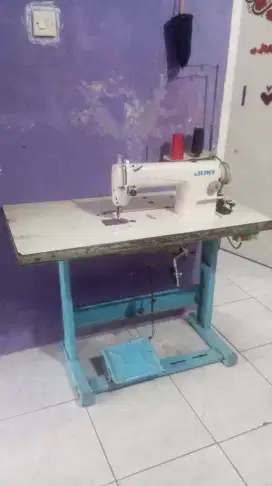 Mesin jahit Juki