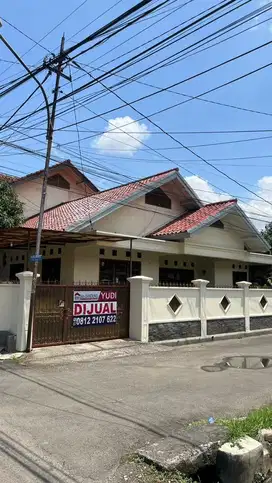 Rumah di Buah Batu Bandung, Lokasi sangat Strategis