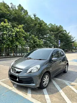 Honda Brio Tipe S Tahun 2013 Warna Abu-Abu / Grey