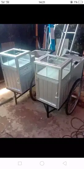 Gerobak eks tahu bulat