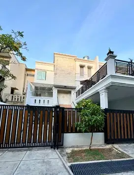 RUMAH MEWAH MEGAH DI PERMATA MEDITERANIA, JAKARTA SELATA