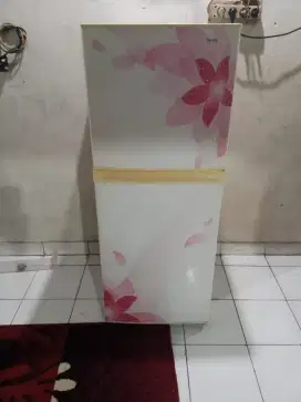 kulkas 2 pintu merek sharp