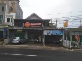 Disewakan rumah cocok untuk bangunan komersil area karawang