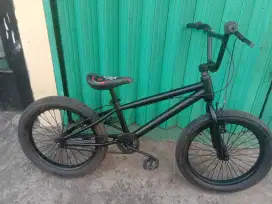 dijual sepeda BMX ukrn ring 20 ban jumbo