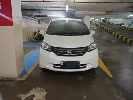 Jual Honda Freed thn 2010 Tipe Psd ac digital