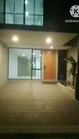 Gress Minimalis Rumah Ciamik di Citraland Depan Danau