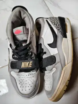 Sepatu Nike second