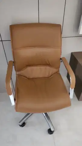 Bangku direksi merk informa