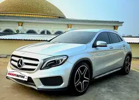 Mercedes Benz GLA 200 Tahun 2014 Automatic Abu Abu Muda