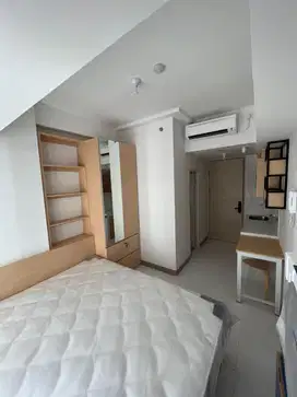 disewa tokyo riverside pik 2 studio furnish view kolam langsung
