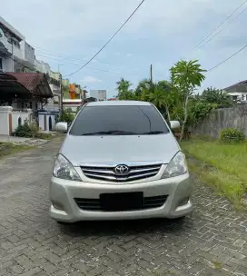Toyota Kijang Innova 2.5 G AT 2011