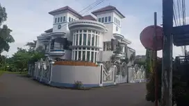 Rumah Mewah Full Furnished Komplek Bumi Malaka Asri Duren Sawit Jaktim