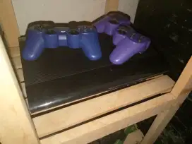 PS3 super slim 500gb 2 stik