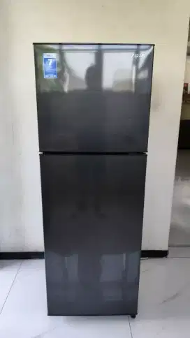 Kulkas merk Aqua dua pintu