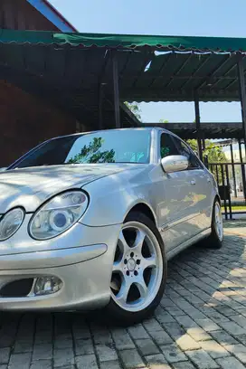 Mercedes-Benz E200K Elegance Istimewa
