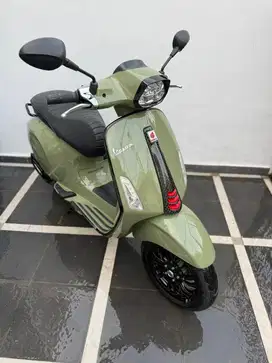 Vespa Sprint S 2024 (km 4rb perak)