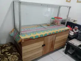Dijual meja dan etalase untuk usaha