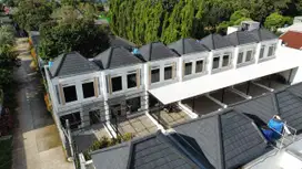 RUMAH 2 LANTAI DI JATIWARNA DEKAT PINTU TOL DAN LRT 850 JUTA AN