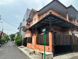 Rumah Posisi Hook dalam Komplek Villa bintaro Indah