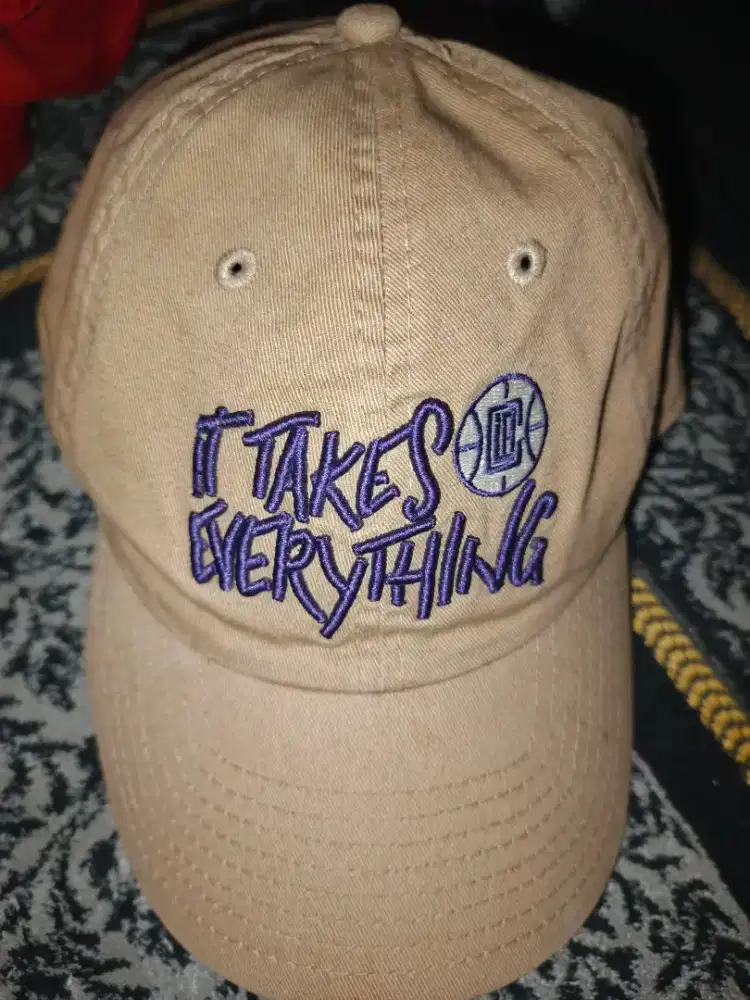 Topi New Era Basketball Casual