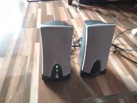 Speaker aktif keci Genius