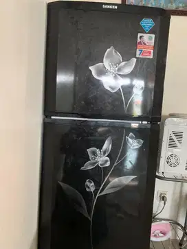 Di jual kulkas sanken