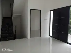 Disewakan rumah baru di Komplek PLN senayan kebayoran lama