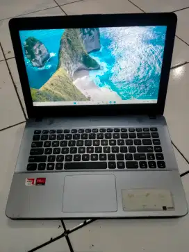 Asus Vivobook gen9 RAM DDR4 4Gb/SSD256G  batre bagus VGA2Gb (No minus)