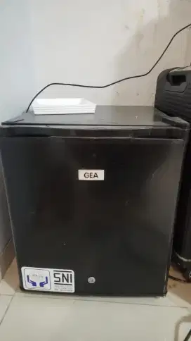 Kulkas Mini Bekas