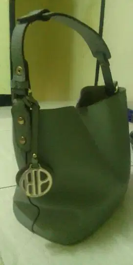 Tas Hush puppies