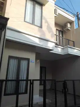 Jual Rumah tingkat di Krukut jl Jaip depok