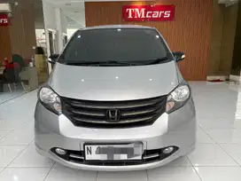 Honda freed 2010 psd 1.5 AT super istimewa