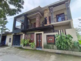 Di Jual Rumah 2 Lantai View Sawah Lokasi Pandowoharjo /Utara Mall Sch