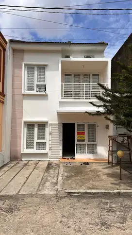 Sewa / Jual Rumah semi furnished