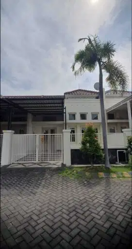 Disewakan rumah central park gunung anyar Surabaya timur