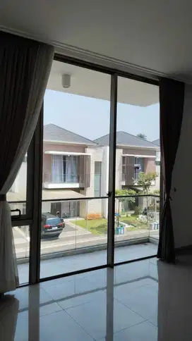 Disewakan Rumah Tahap 1 PIK 2 Cluster Atlanta 10x15 Row Besar