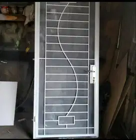 pintu besi kawat nyamuk