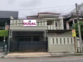 turun harga Dijual rumah siap huni Furnished di Grand Galaxy Bekasi