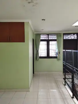 JUAL RUMAH LUAS LOKASI STRATEGIS MASIH DI DEPAN DEKET GATE KBP